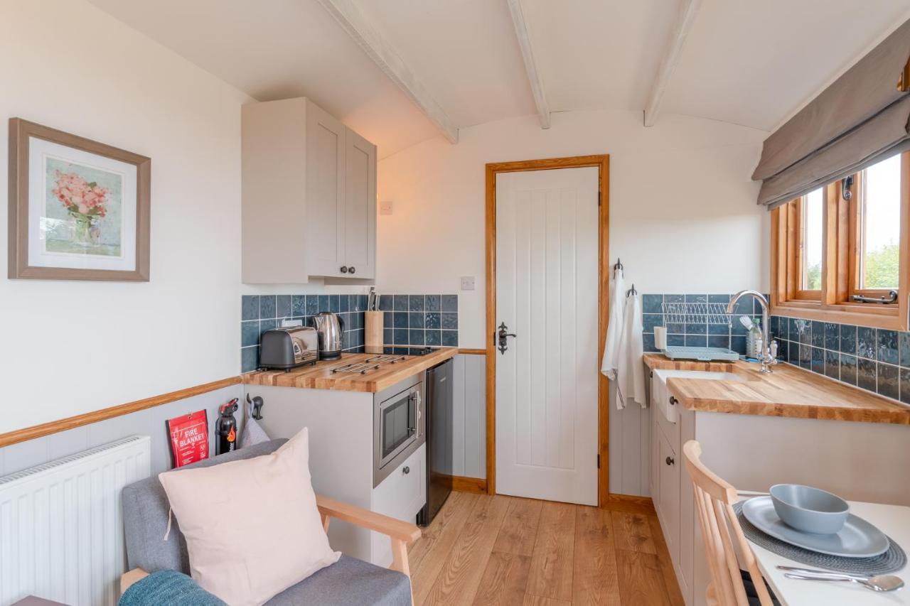 Outbak Shepherds Hut Τσέλτενχαμ Εξωτερικό φωτογραφία