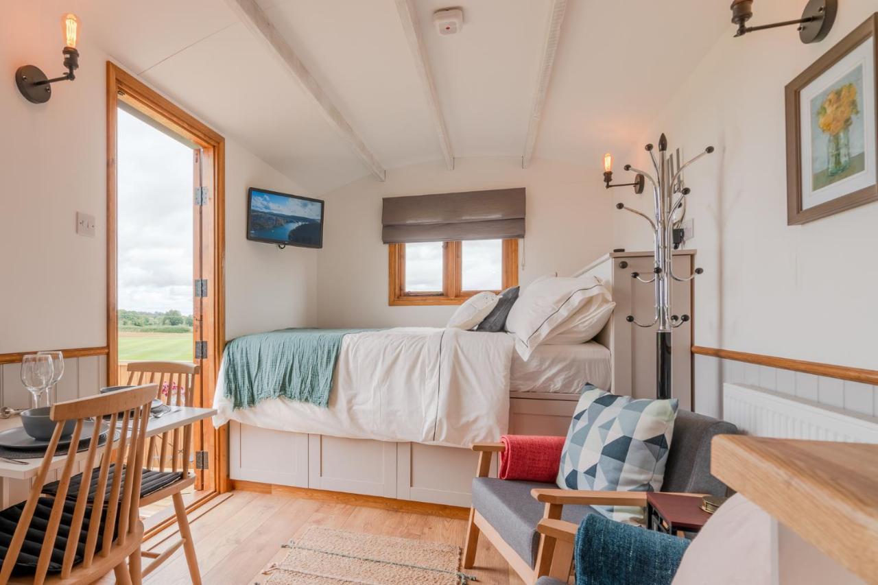 Outbak Shepherds Hut Τσέλτενχαμ Εξωτερικό φωτογραφία